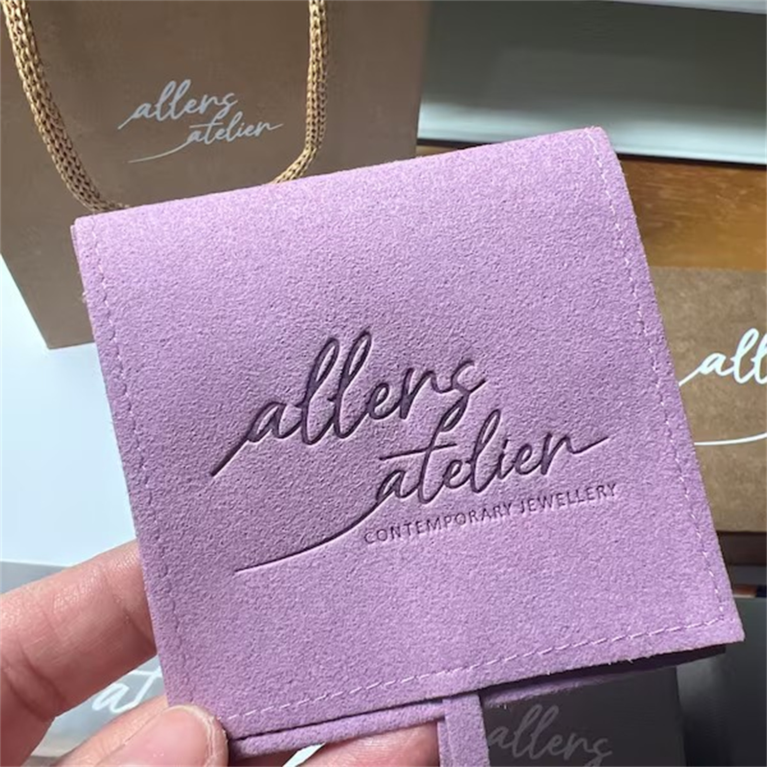 50pcs Beige Soft Velvet Jewelr - огляд і ціна Perfume Fragrance Logo